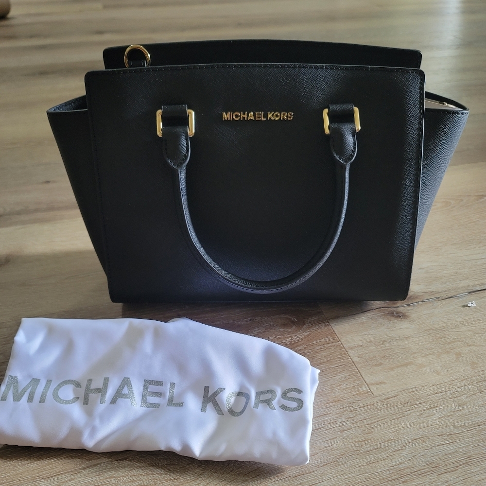 Michael Kors Selma Medium Black/Gold Satchel handbag